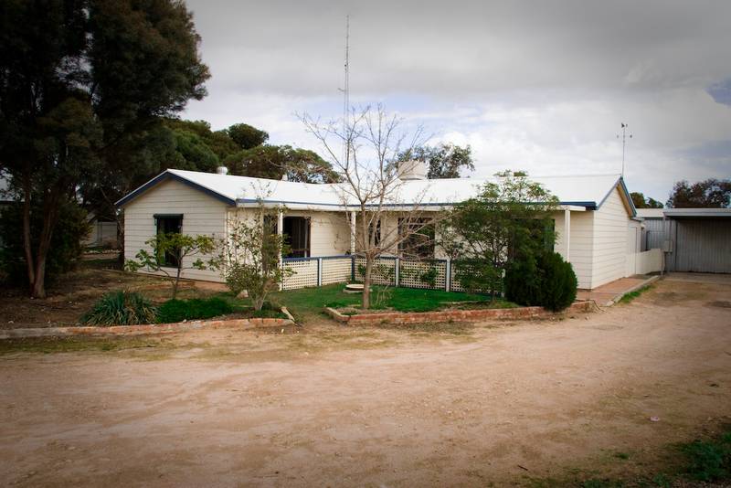 Looking For That Quiet Relaxing Lifestyle? Picture 1