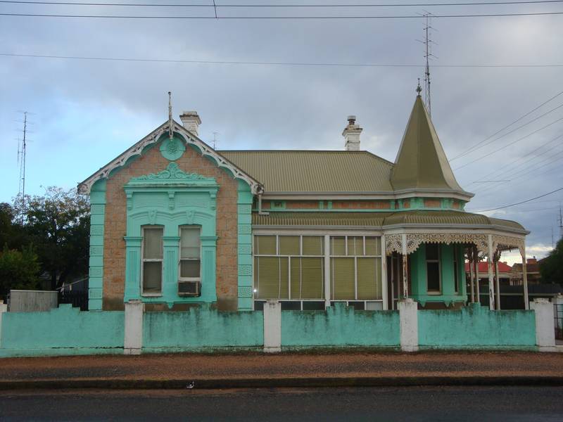 Plenty of Potential! Picture 1