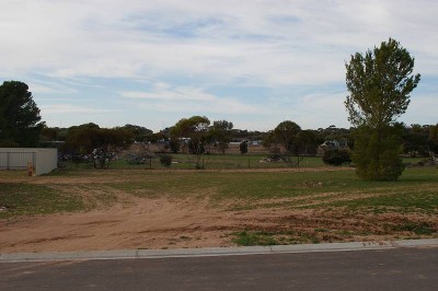 Plenty of Room to Build! Picture