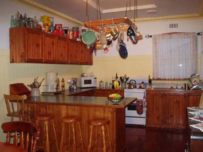 2 Bedroom Weatherboard House Picture 2