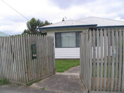 3 Bedroom Hardiplank Home Picture