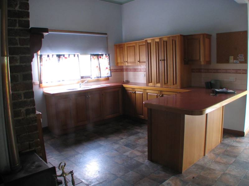 3 Bedroom Weatherboard Home Picture 2