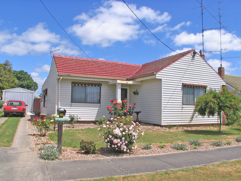 Comfortable Home in Quiet Street Picture 1