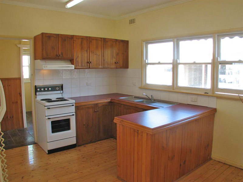 A SHORT STROLL TO THE HOSPITAL Picture 2