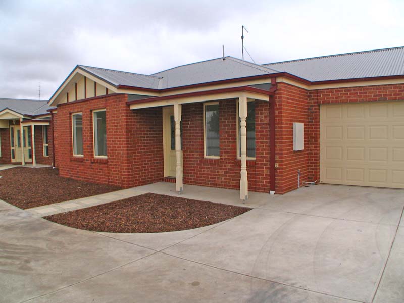 BRAND NEW TOWNHOUSES Picture 2