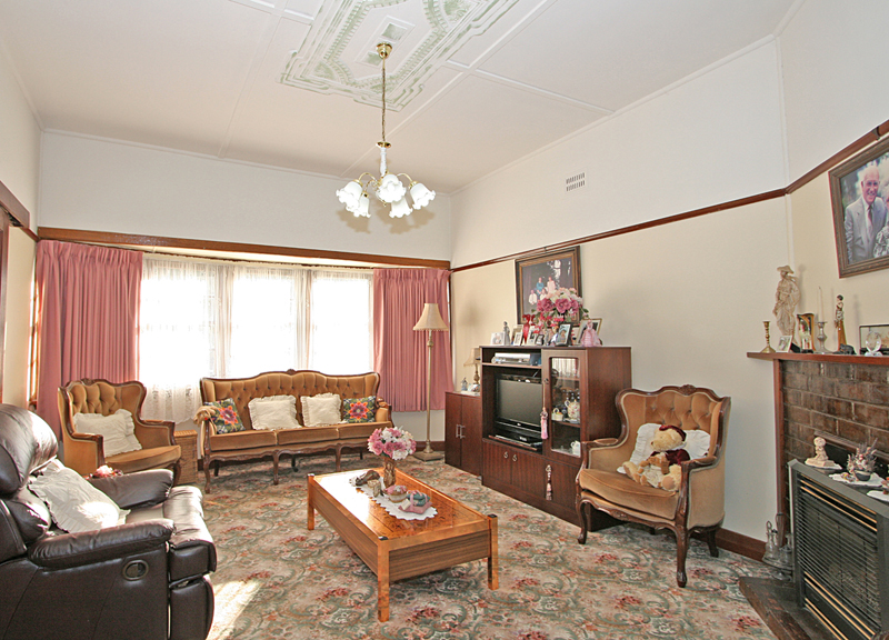 CHARMING CHARACTER HOME Picture 2