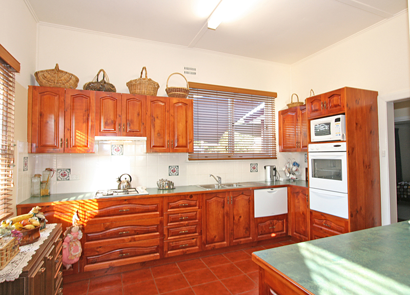 CHARMING CHARACTER HOME Picture 3