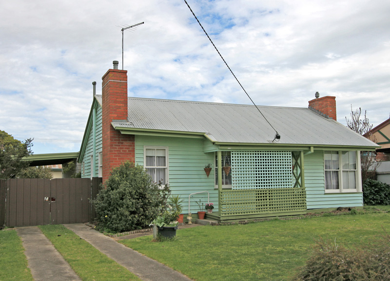 CHEAPEST HOUSE IN TOWN Picture 1