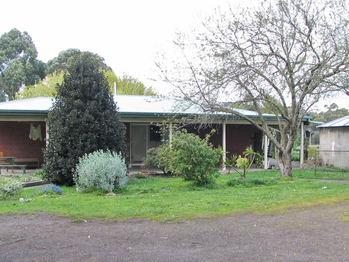 LIFESTYLE/OPPORTUNITY PROPERTY Picture 1