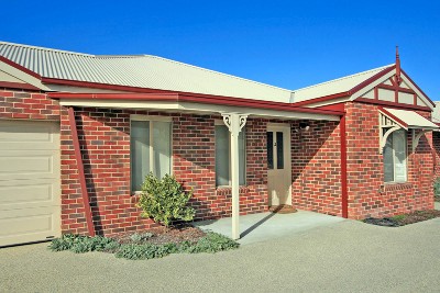 MODERN 3 BEDROOM TOWNHOUSE Picture
