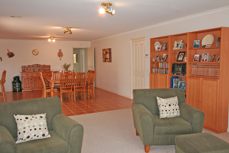 Outstanding Family Home Picture 2