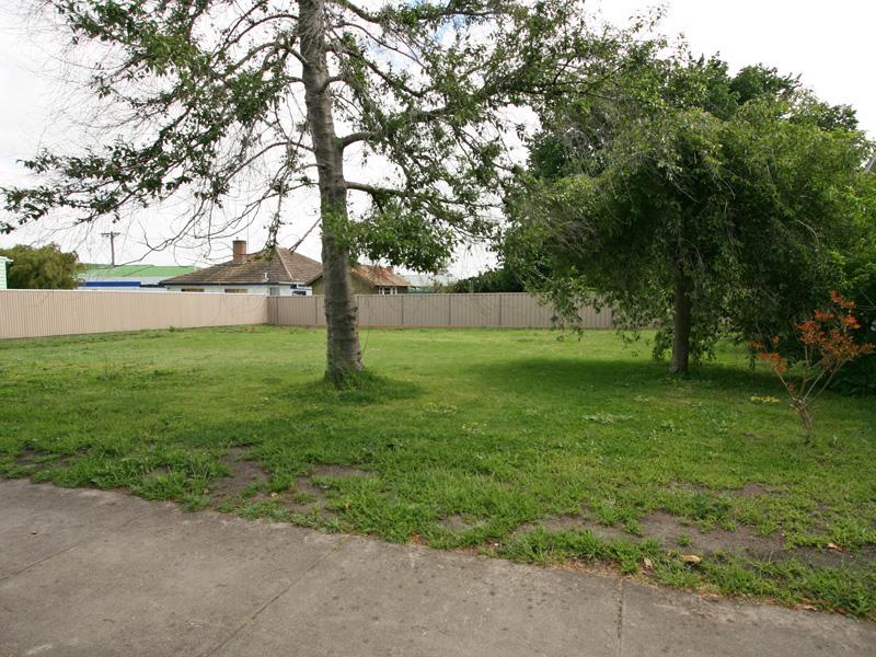 Premier Location Picture 1