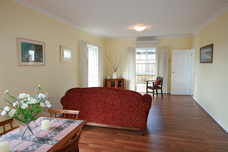 TWO CENTRAL B/V TOWNHOUSE Picture 1