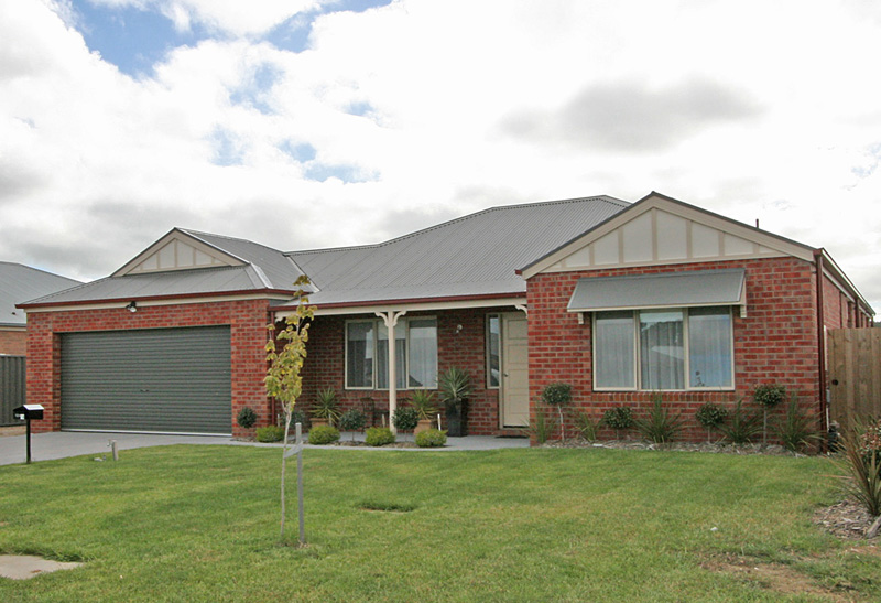 VALUE - QUALITY FAMILY LIVING Picture 1