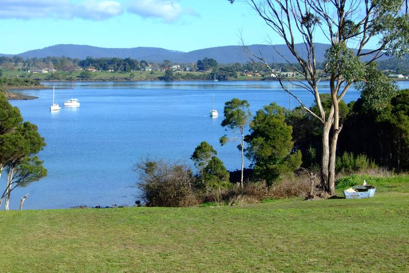 Reduced - Stunning Vacant Land - Let the lapping water put you to sleep.... Picture 2