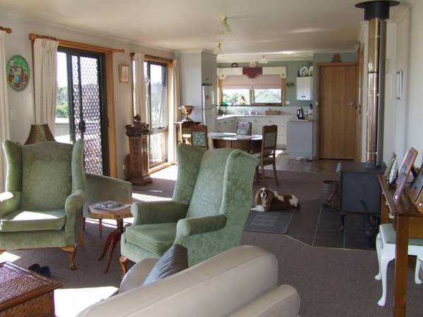 Relaxed Seaside Living with Water Views!
$340,000 Picture 3