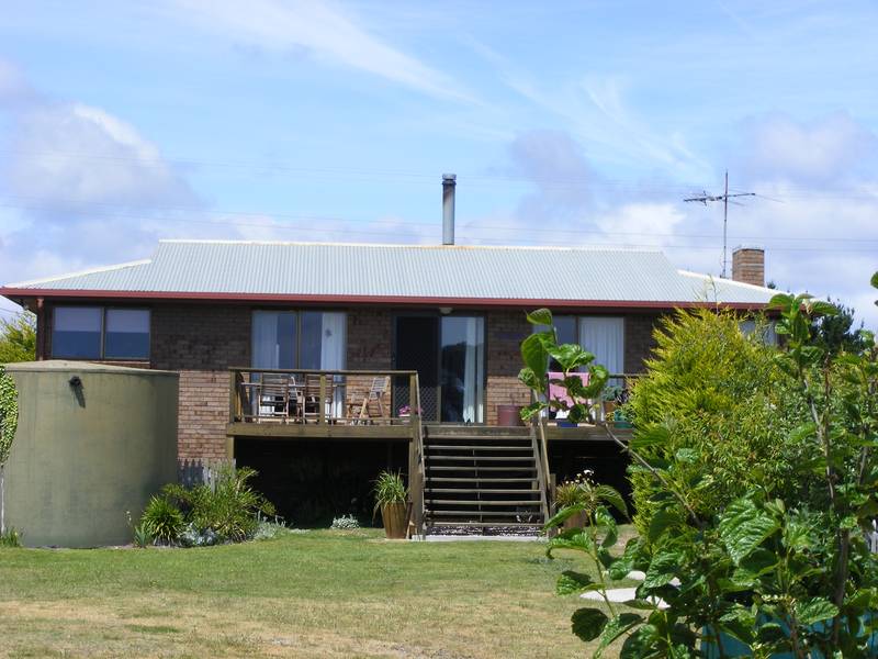 Relaxed Seaside Living with Water Views!
$340,000 Picture 2