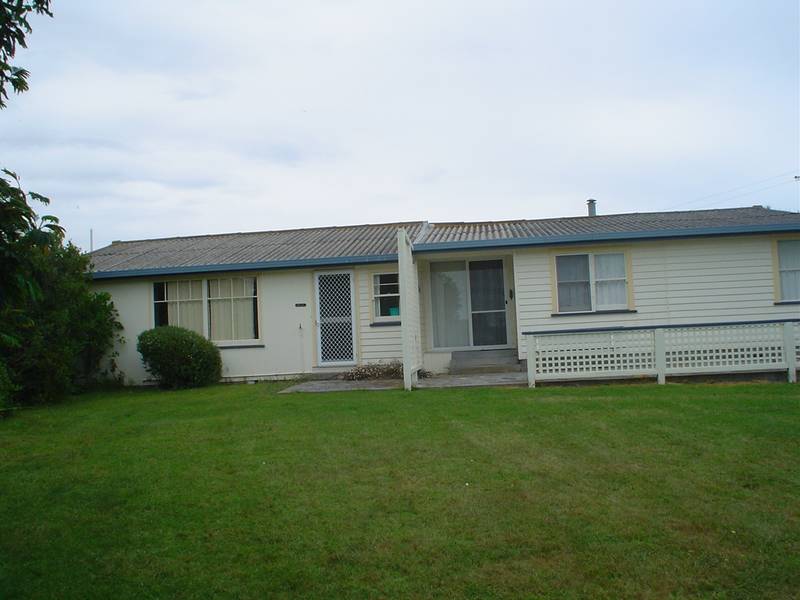 Fully Furnished & Great Location! Picture 1