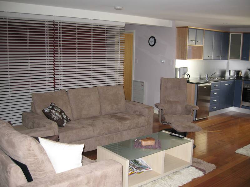 Modern Living! Picture 3