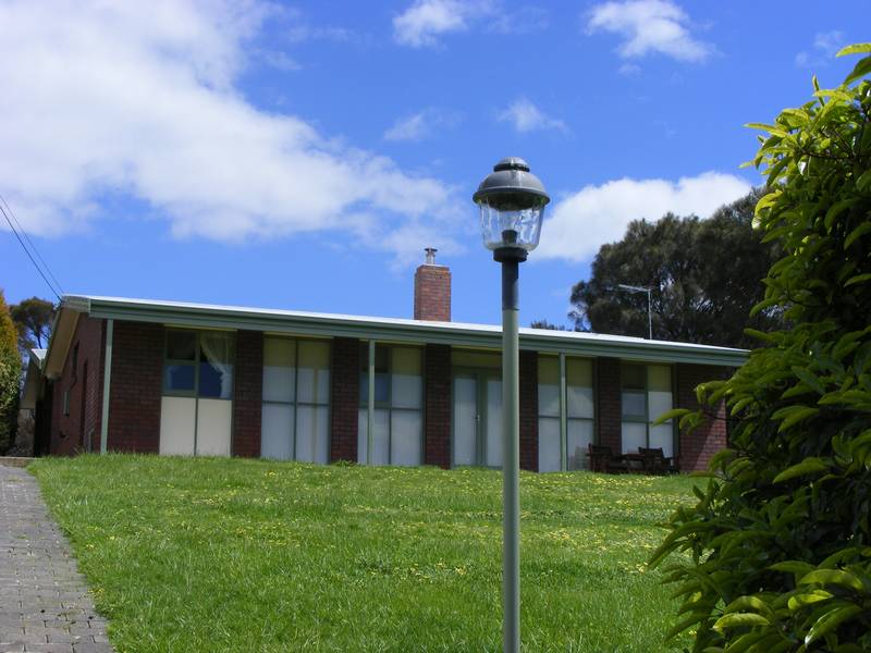 Feel like you're soaring with the gulls......................Reduced so now you can. Picture 2