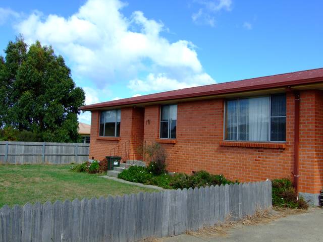 Three Bedroom Unit! Picture 1