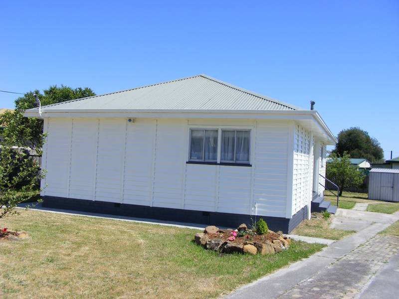 Like Brand Spanking Sparkling New. Picture 2