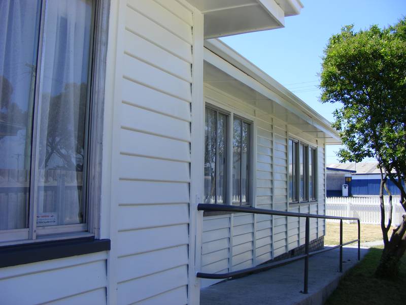 Like Brand Spanking Sparkling New. Picture 1