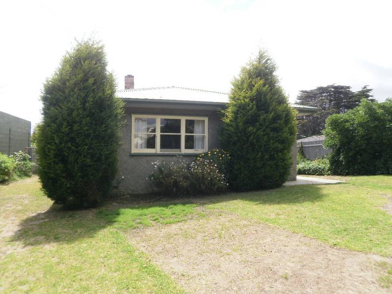 Close to Local Beaches! Picture 1