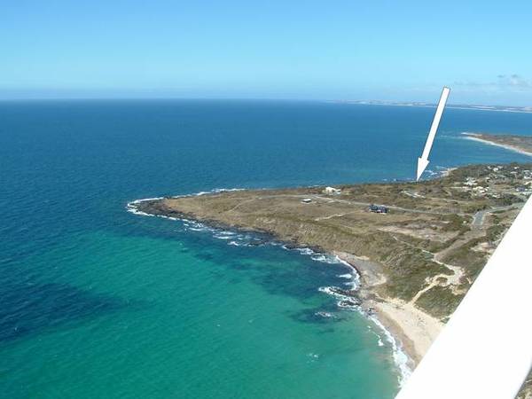 Sitting right on the coast - Views and direct access to the water. Picture 1