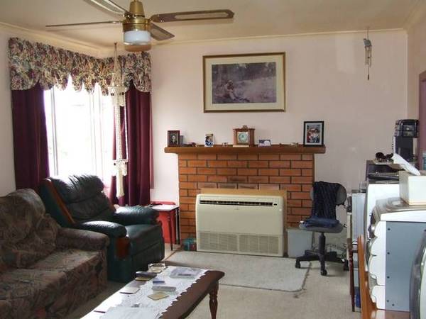 Estate Sale.........Must Sell!
$155,000 to $170,000 Picture 3