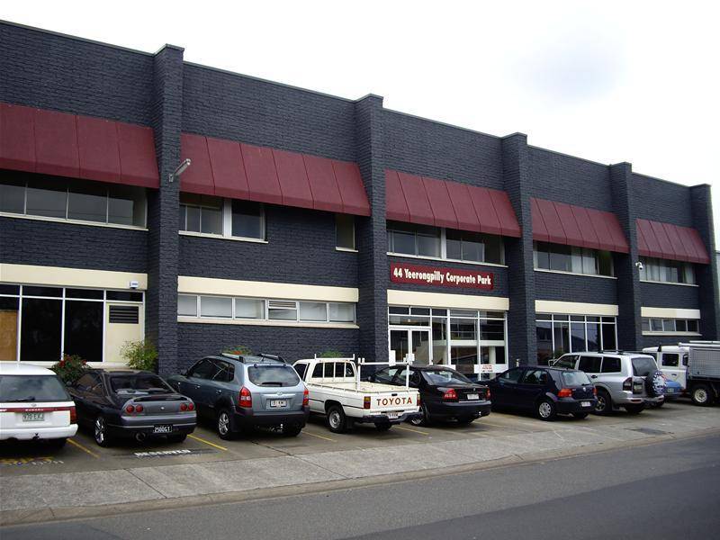 Ideal Warehouse with Street Frontage Picture 1