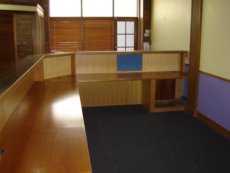 Ground level office 82m2 partitioned with charm Picture 2