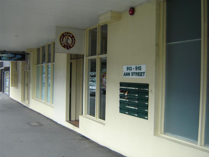 Ground level office 64m2 partitioned with charm Picture 3
