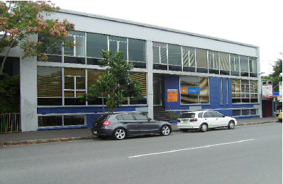 114m2 office/showroom/restaurant in Valley Picture 1