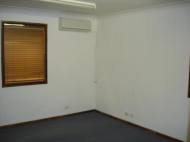 Cheap Office Space on Evans Road Picture 3
