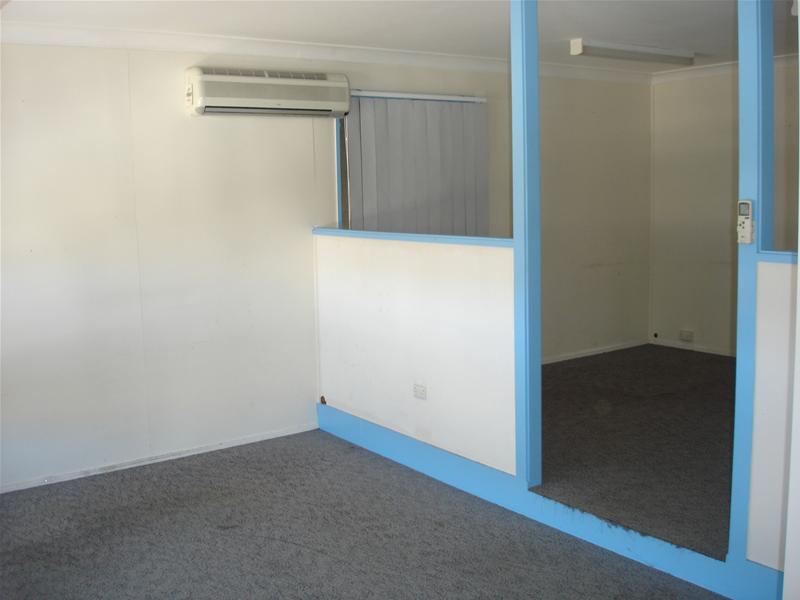 Cheap Office Space on Evans Road Picture 2