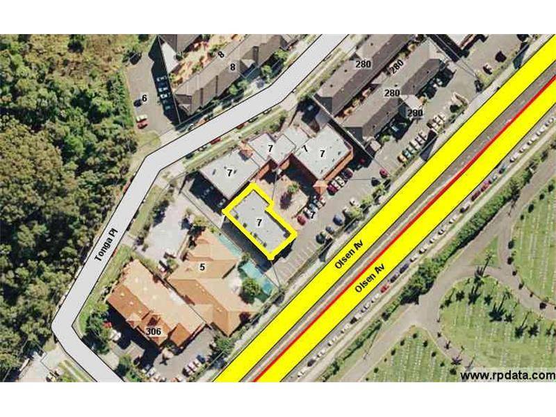 NEAR NEW RETAIL COMPLEX Picture 2