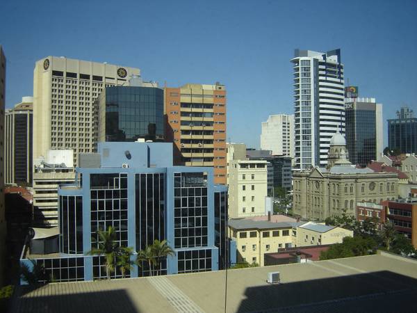 Spring Hill 156m2 with City Views Picture 1