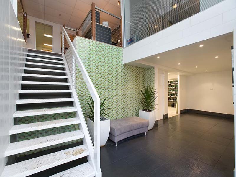 Refurbished Office/Warehouse in the Fringe Picture 2