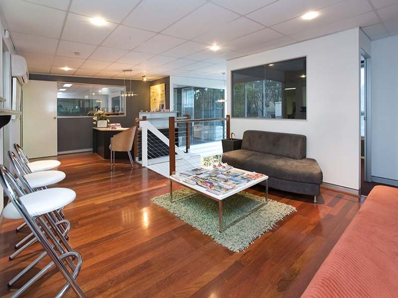 Refurbished Office/Warehouse in the Fringe Picture 1