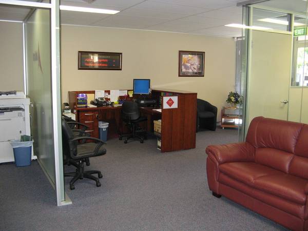 255m2 Ground Floor Office - 3 Car Parks Picture 3