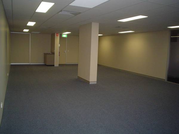 99m2 Ground Floor Office - 1 Car Parks Picture 3
