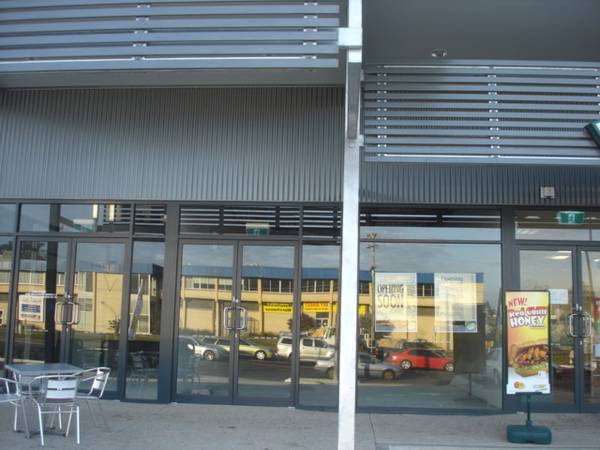 Excellent Location - Food/Retail Picture