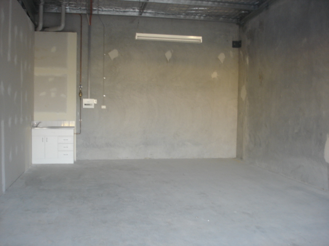 Excellent Location - Food/Retail Picture