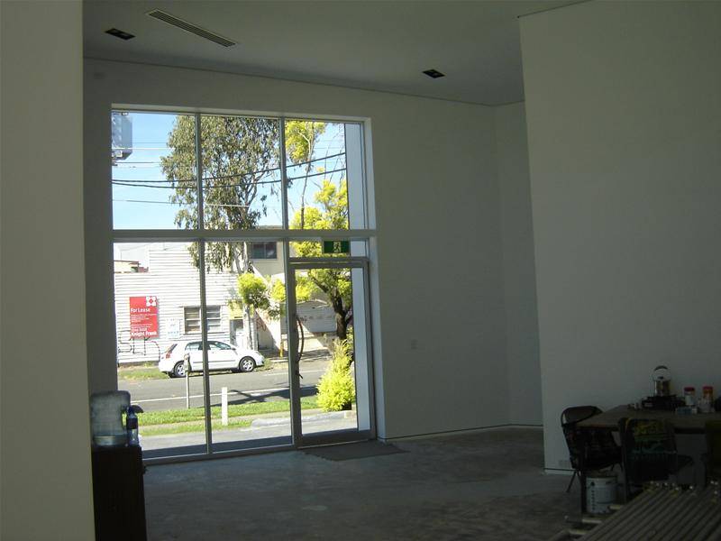 159m Office/Showroom High Ceilings - Can be Semi Retail Picture 2