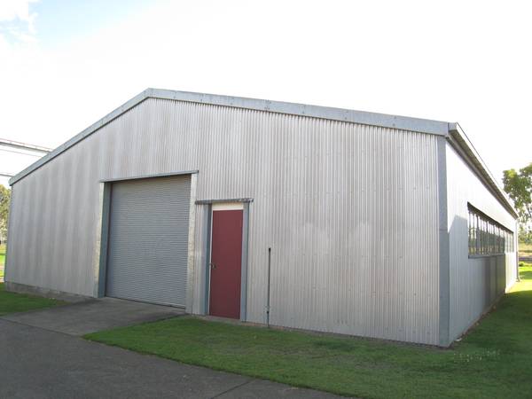 Showroom and Warehouse Yeerongpilly Picture 1