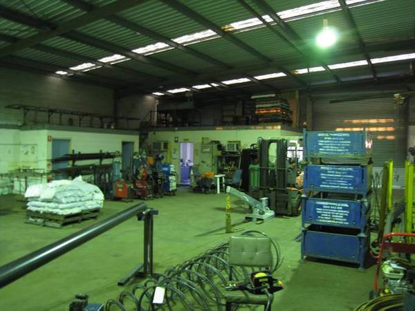 Office/Warehouse Woodridge Picture 2