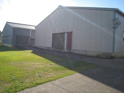 Industrial Warehouse / Yeerongpilly Picture