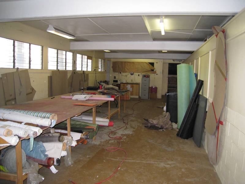 Upholsterer Wanted!! Picture 3