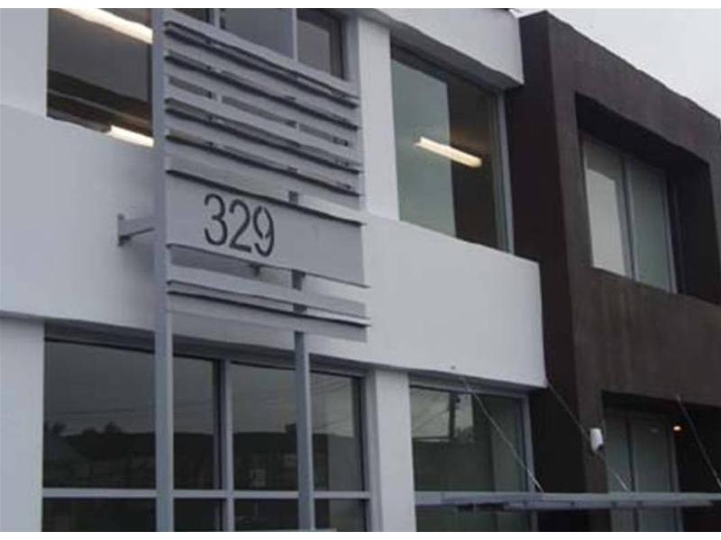 Stand Alone Picture 1